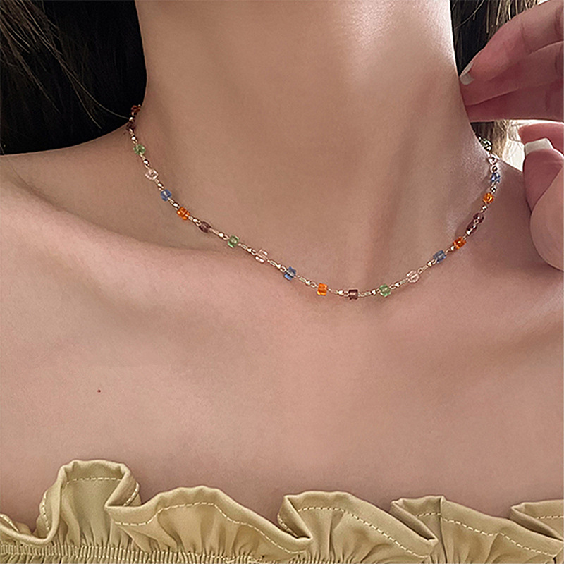The new 2023 colorful crystal beaded necklace for women, a minimalist choker necklace with a unique summer design
