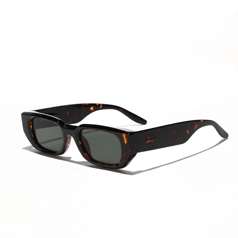 New square-framed high-end glasses, European and American retro small-framed sunglasses, personalized and versatile sunglasses for women and men Application Scenario