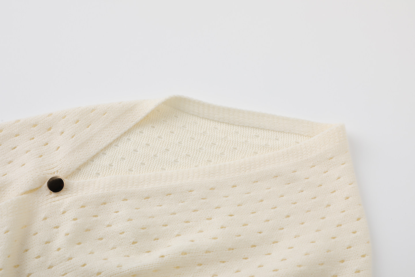 Elegant and fashionable Korean-style knitted hollowed-out shawl, summer office air-conditioned room metal buckle scarf, solid color for women pic 12