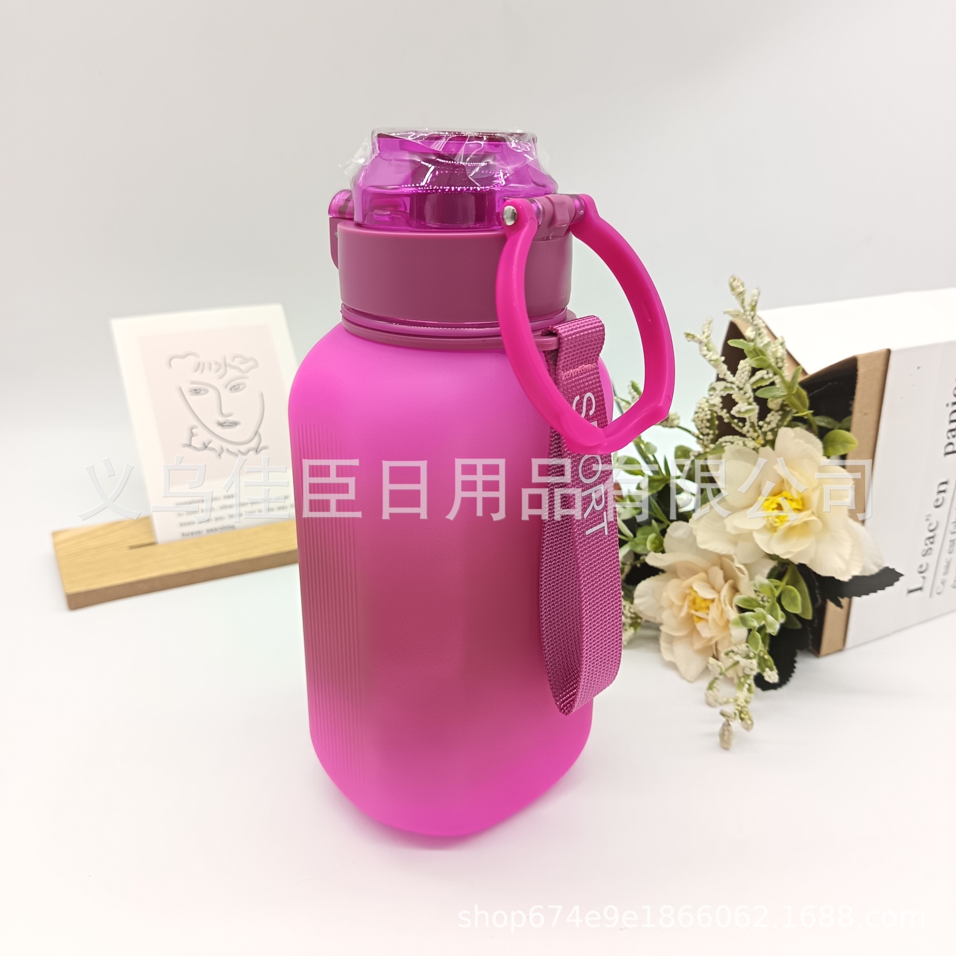 Cross-border best-selling ton-ton bucket large-capacity summer water cup, portable water bottle for men and women's fitness and sports, frosted and cool style details Picture