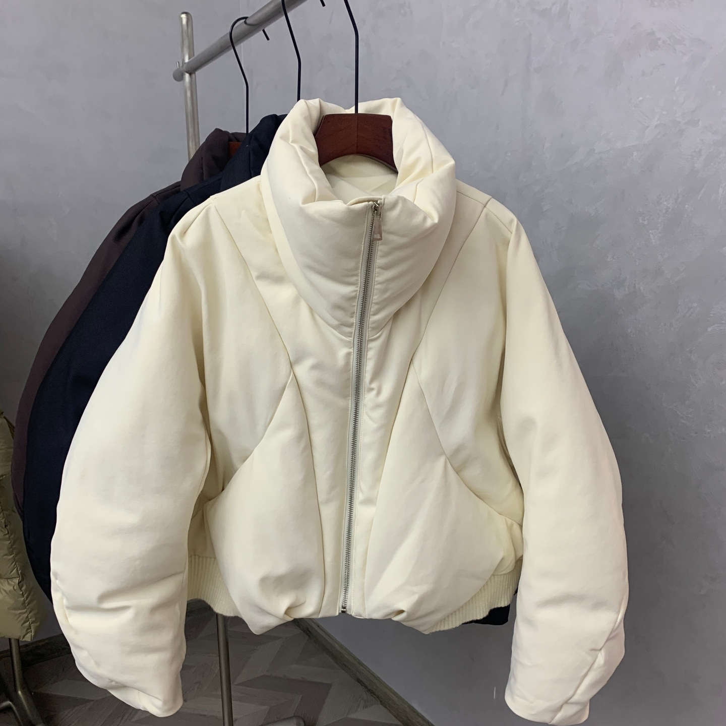 2025冬装新款羽绒服女设计感小个子百搭外套女潮花苞90白鹅绒上衣
