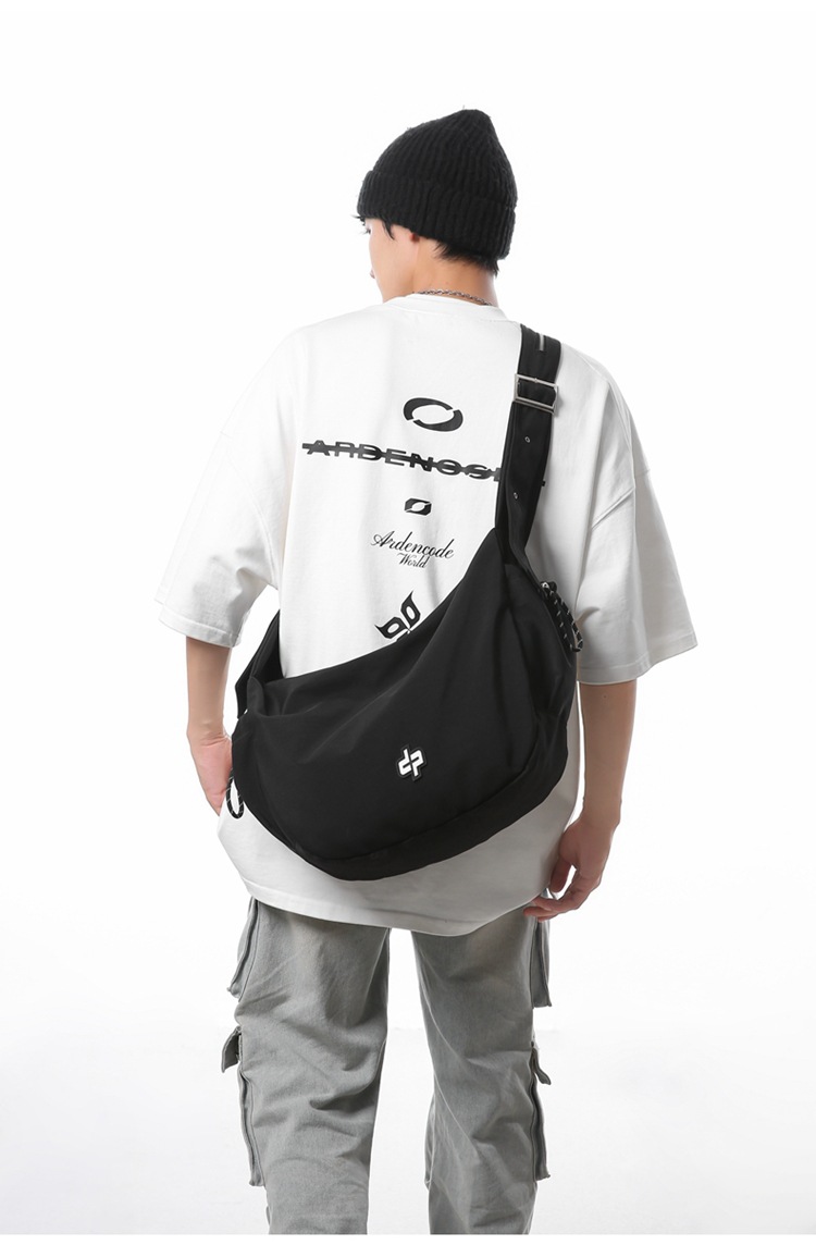 花儿与少年同款大饺子包休闲通勤斜挎包女工装风单肩包大容量背包详情36