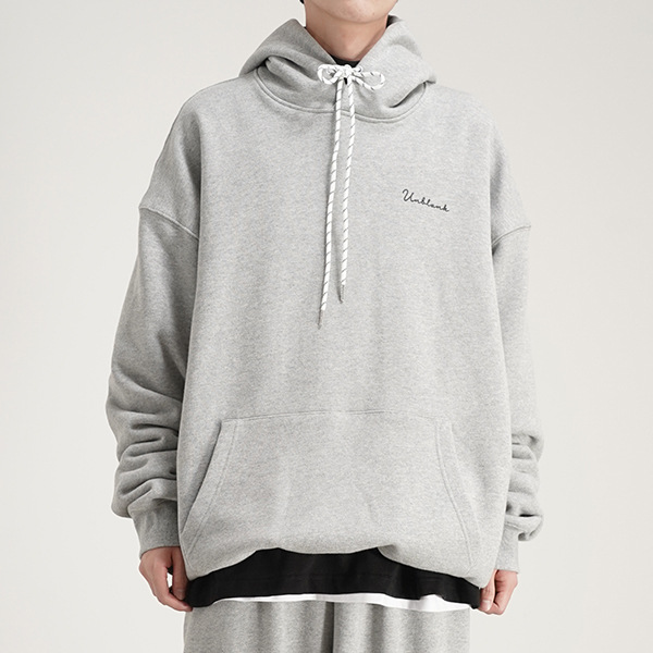 A loose-fitting, retro sporty style men's hoodie with a bold cursive pattern from the high streets of Japan, South Korea, Europe and America details Picture