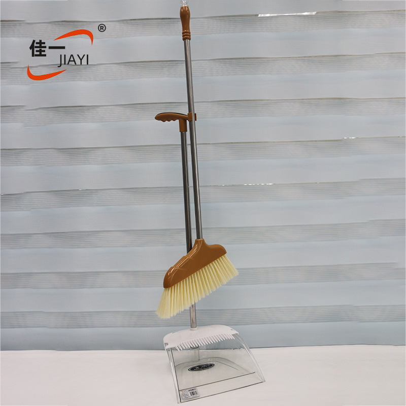 Wholesale of 1392 crystal sweeping kits for home cleaning, including sweeping brooms, brooms, dustpans and cleaning sets for home use Application Scenario