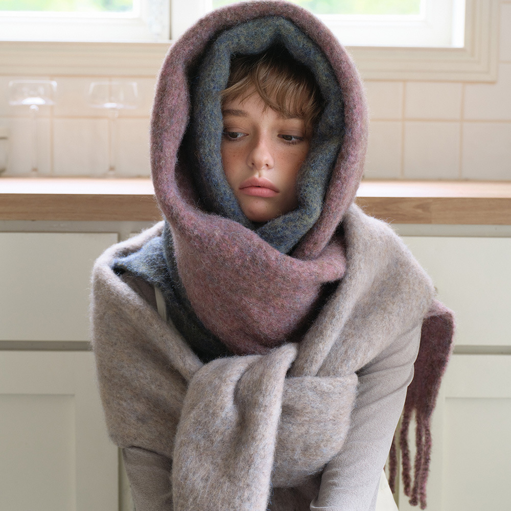 Homemade wool blended color silk interlaced flower mixed color scarf for women's winter thickened Korean-style atmosphere soft and solid color scarf details Picture