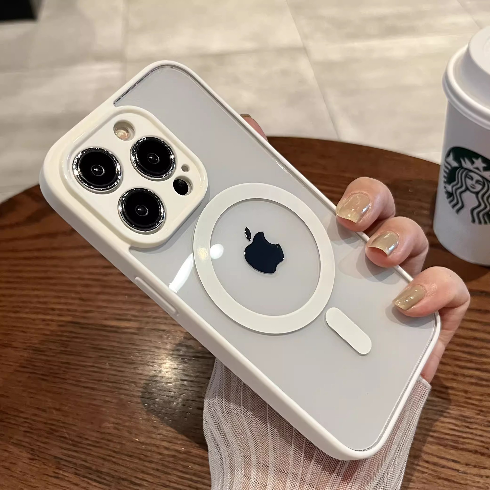 Macaron silicone magnetic charging is suitable for fine-hole acrylic iPhone16 phone cases and transparent hard cases for iPhone 15