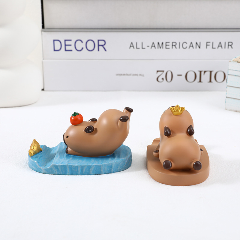 New Capibara phone stand Application Scenario