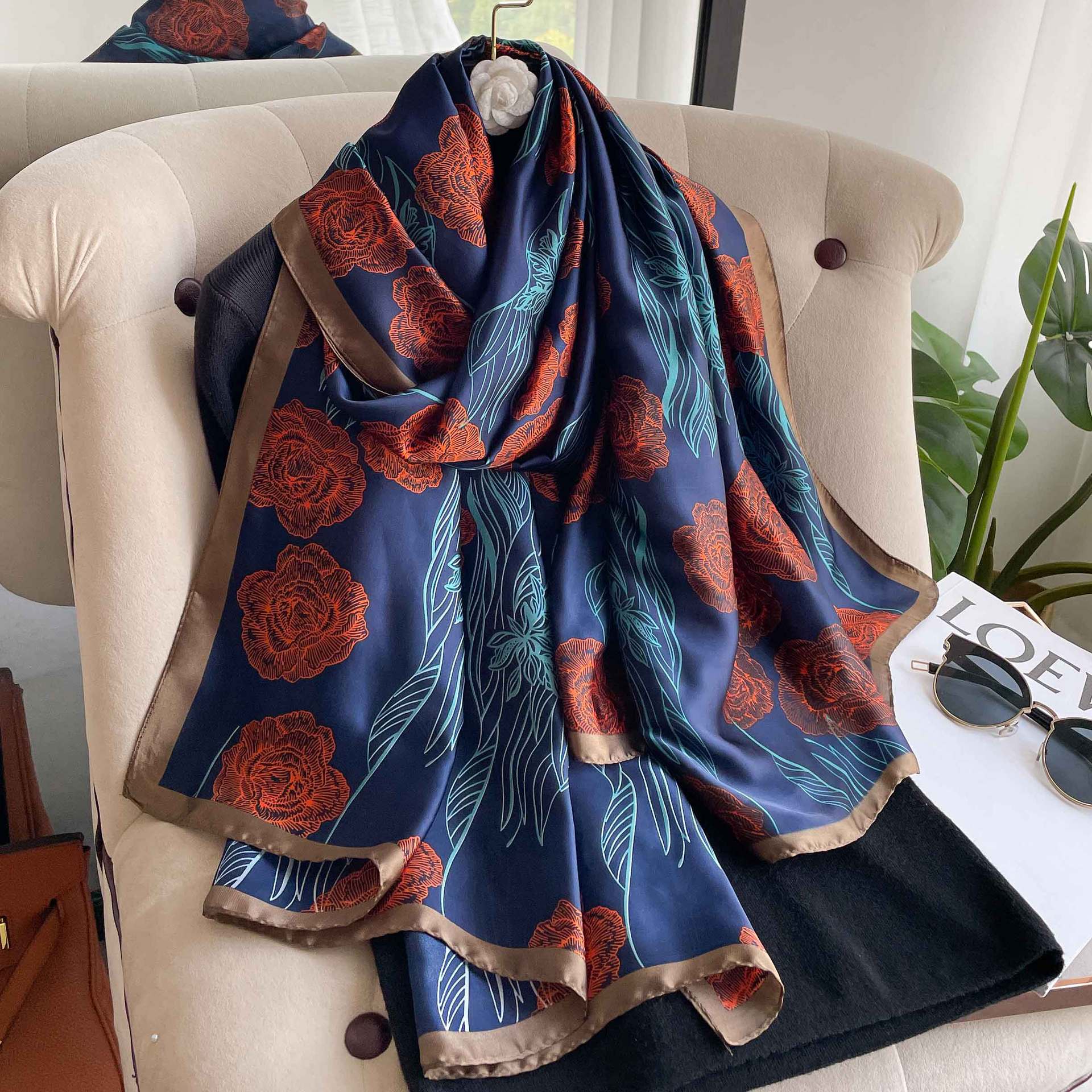 Spring, summer and autumn new Korean-style faux silk scarves, women's accessories, versatile shawls, sun-protective beach towels, live wholesale in stock Specification image
