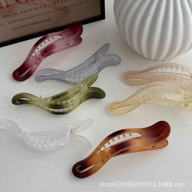 Korean ins matte duckbill clips, large hair clips, women's back of the head, large hair clips, broken hair clips, large hair clips, large hair clips Application Scenario