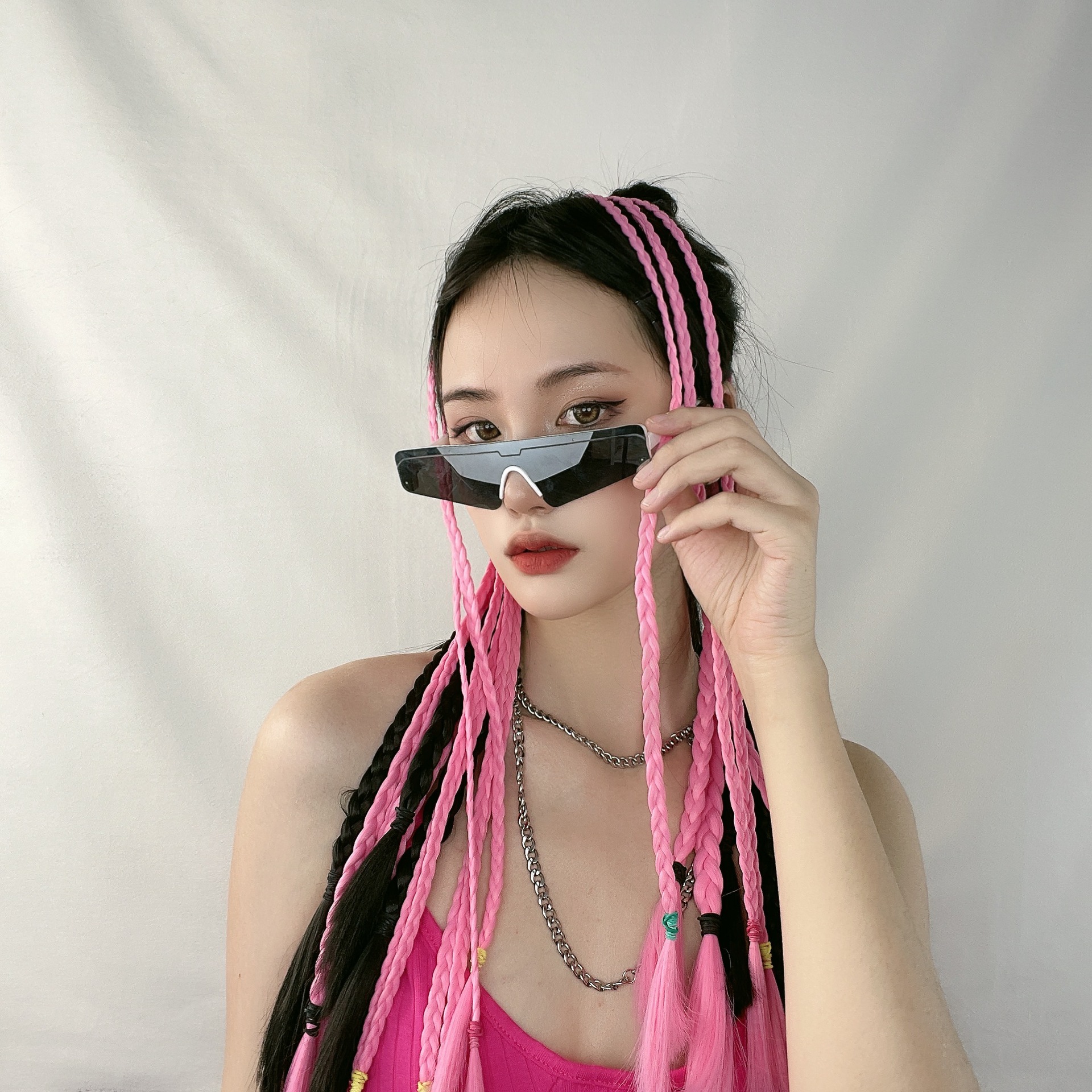 In stock of wigs, girls' high school ponytails, braids, dirty braids, the same style as the Internet celebrity's tied colorful boxing braids, available for first release details Picture