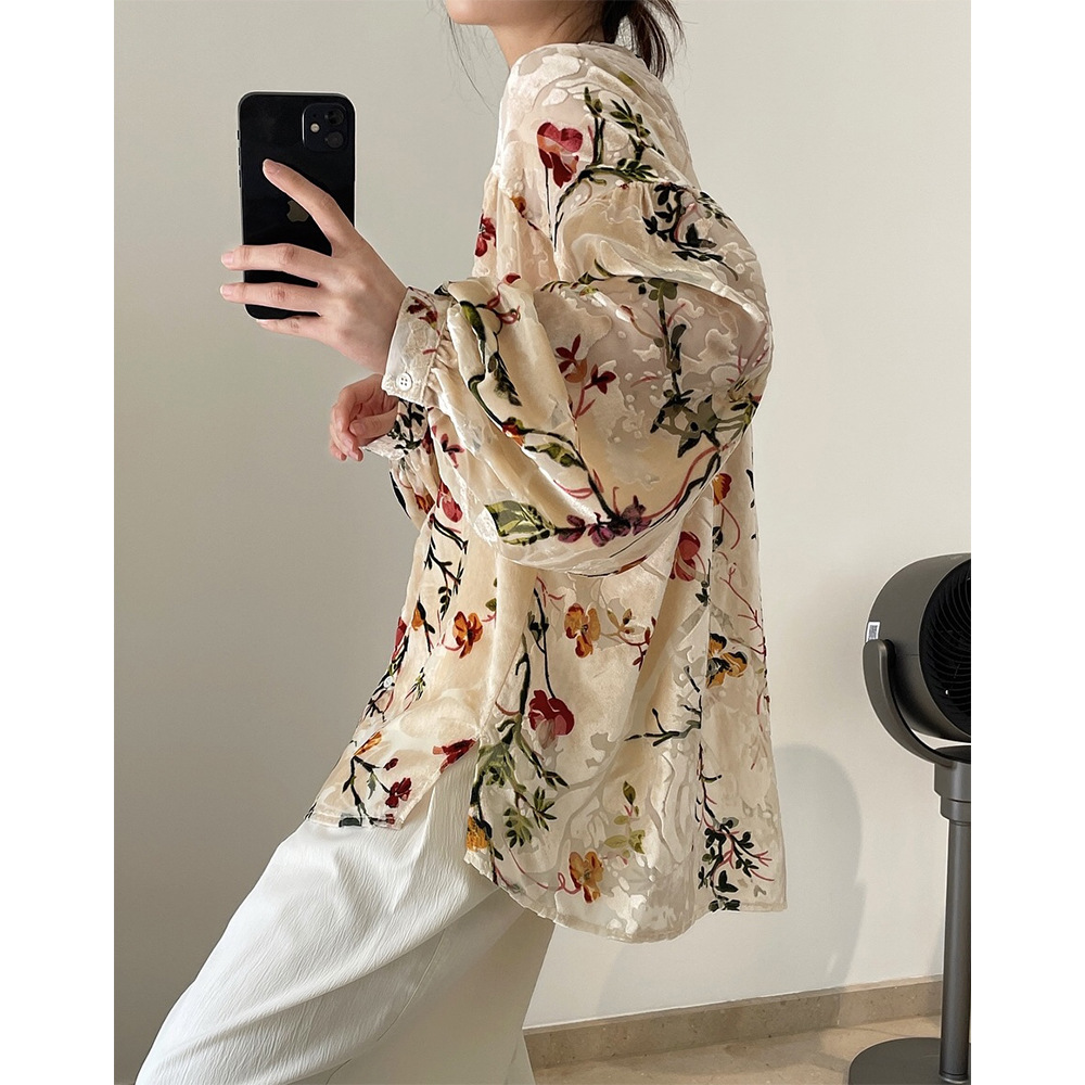 This spring and summer new Korean-style retro court-style velvet printed shirt is loose, slimming, casual, smooth and slightly transparent for women Specification image