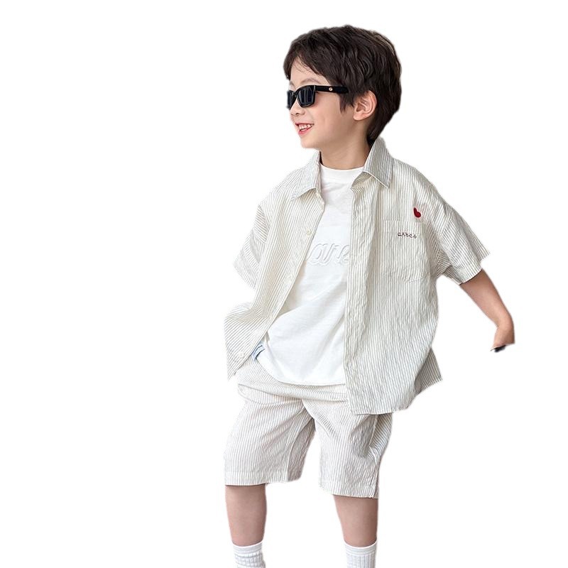 A Korean-style striped suit for children's wear, a cool and trendy two-piece casual shirt and shorts set for summer boys Item Picture