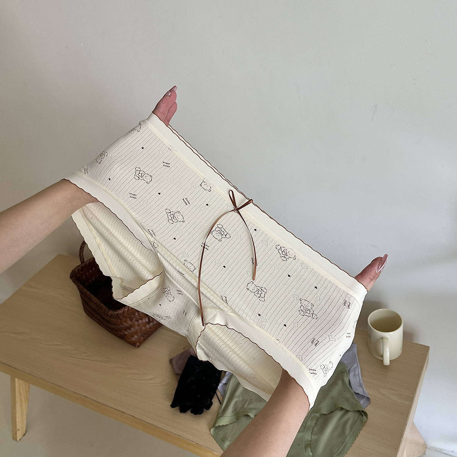 女士三角裤实物图