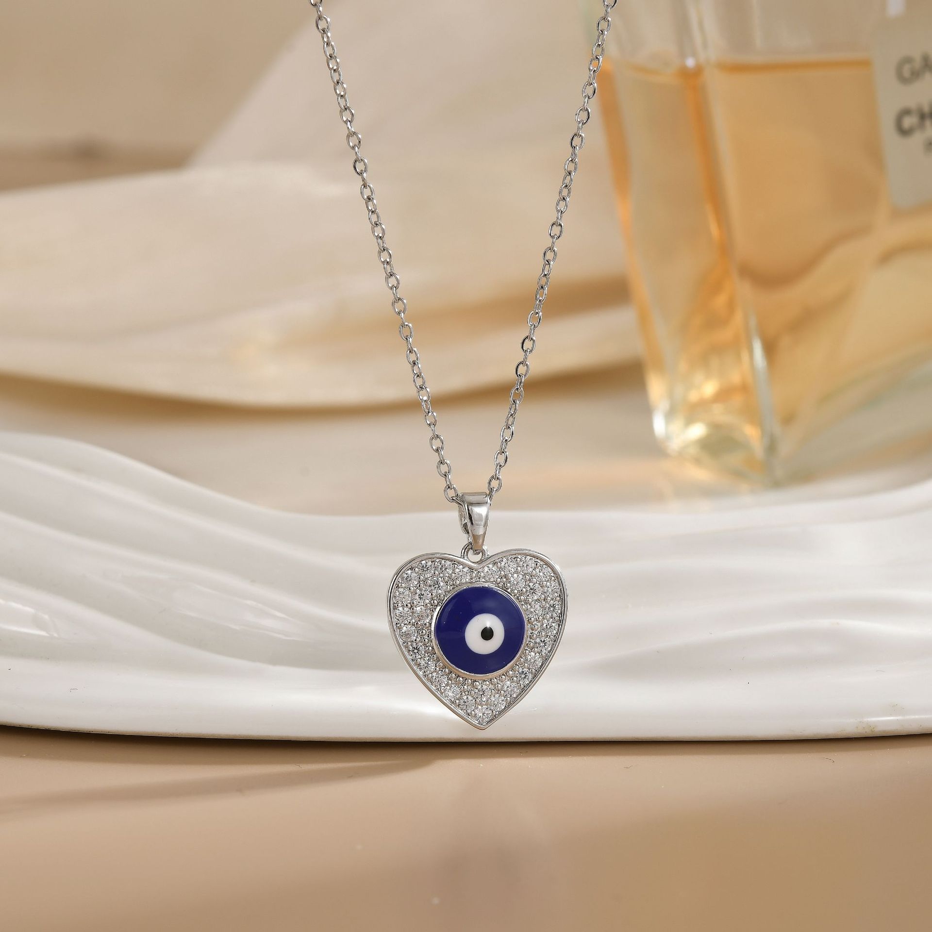 跨境亚马逊热卖钛钢项链女恶魔之眼吊坠小众感轻奢百搭锁骨链饰品详情35