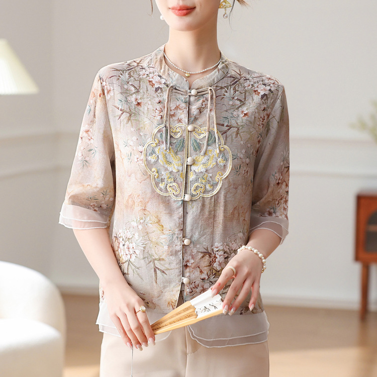 Mom 2024 New Style Chiffon shirt, New Chinese-style women's short-sleeved top, middle-aged ladies' spring and summer Chinese-style mini shirt Specification image