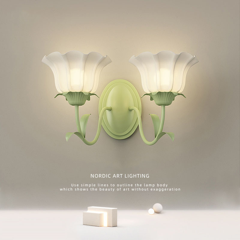 The living room floor lamp, 2024 country-style cream style standing pendant lamp, creates an atmosphere. The bedroom bedside table lamp is beautiful full figure