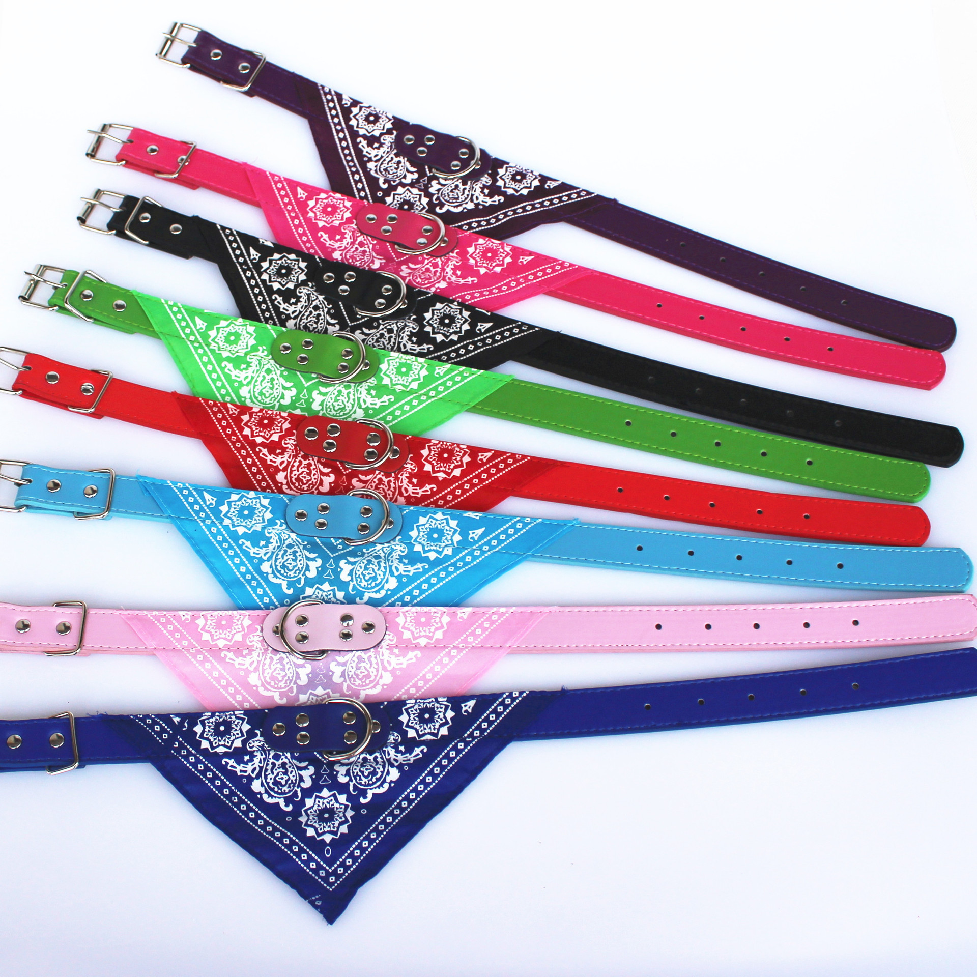 Collar de PU para perros collar de pañuelo triangulo impreso productos para mascotas collar de cuello de gato pañuelo de cuello de perro pañuelo de boca fabricante en stock