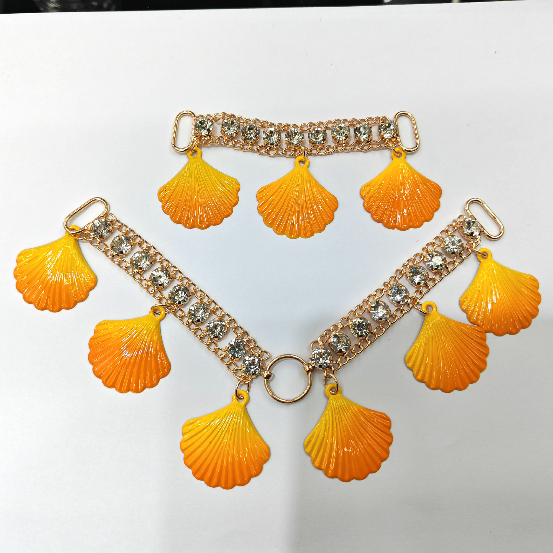 饰品扣头/布艺花朵配件/合金字母牌/孔雀羽毛/翻砂耳针产品图