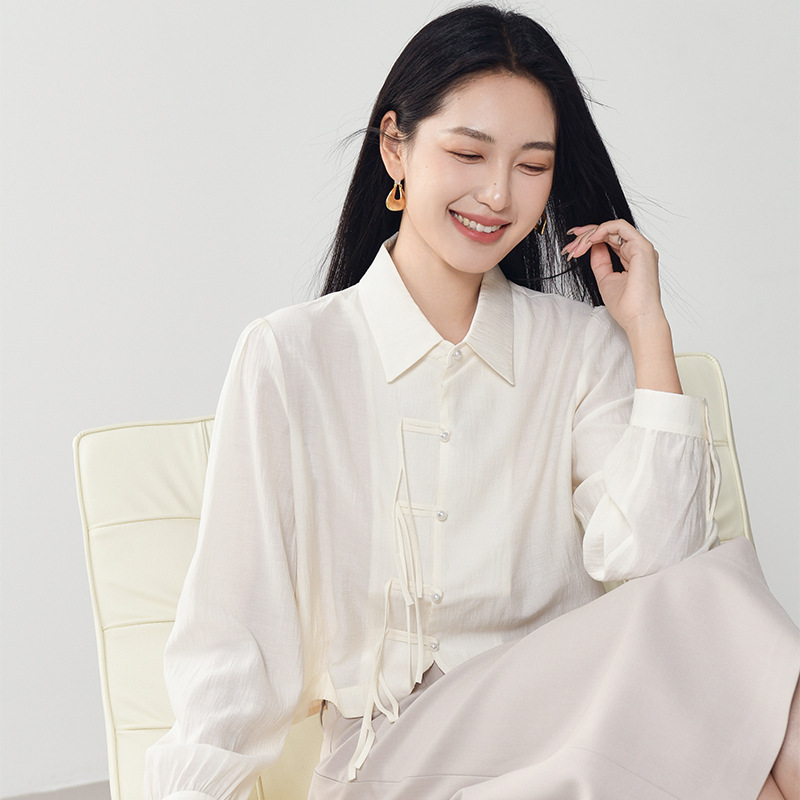 女式衬衫实物图