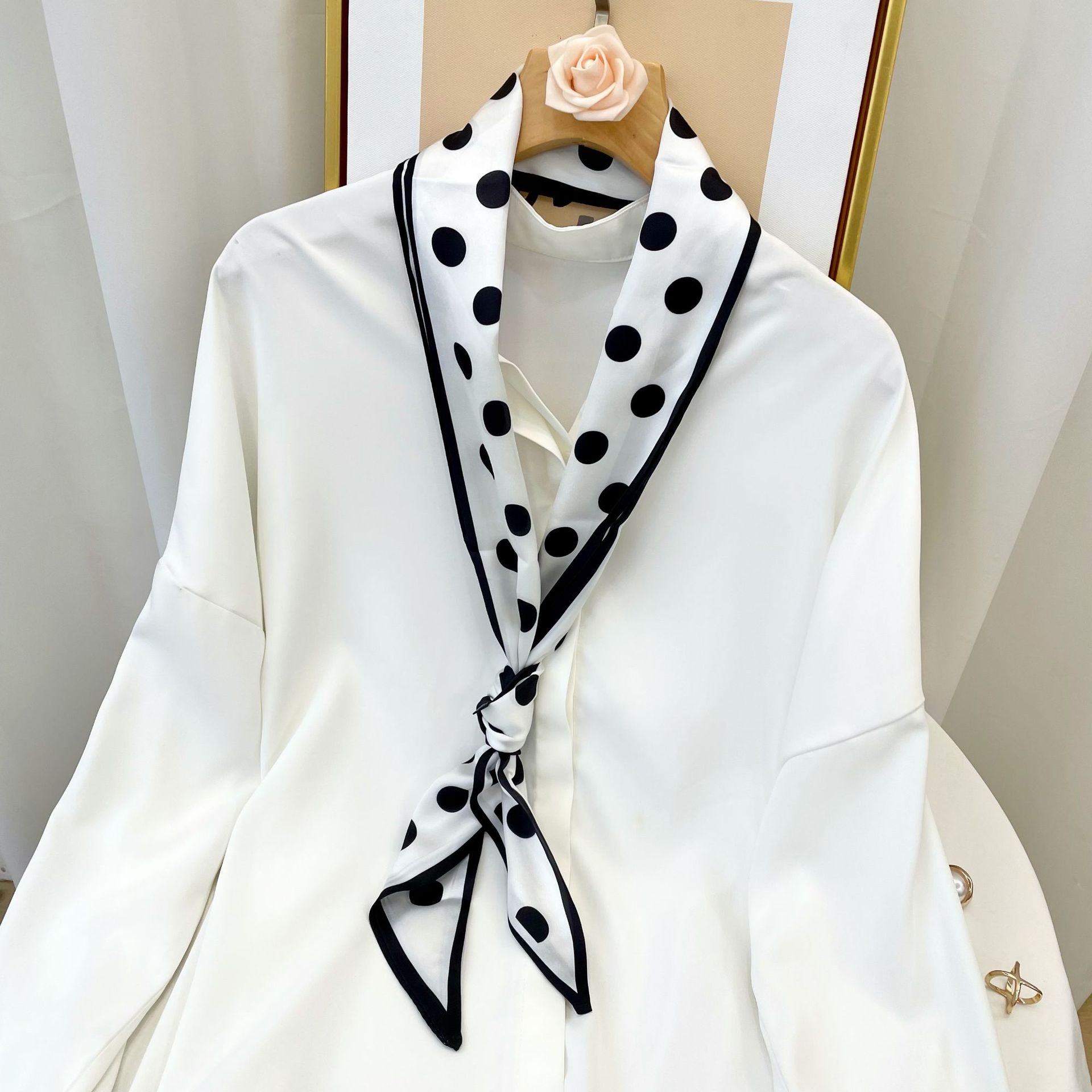 The New Korean Version Of Thin Long Silk Scarf Women's Fashion Imitation Silk Diagonal Polka Dot Professional Scarf Scarf Headband Application Scenario