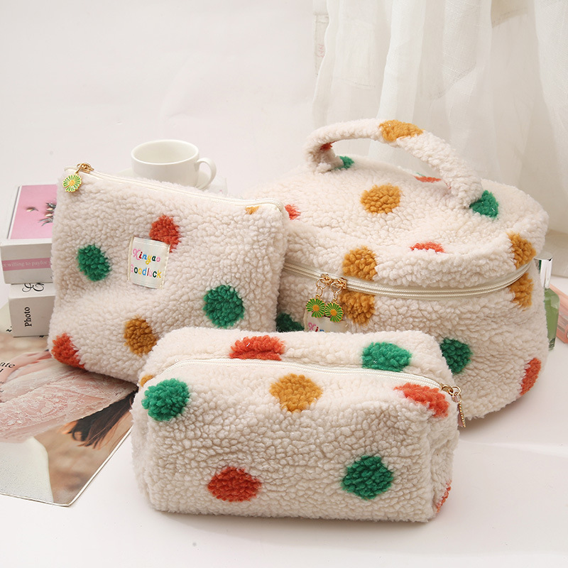 Autumn and winter large-capacity lambskin cosmetic bag, plush polka dot skin care products, washing and storage bag, cute scarf set Specification image