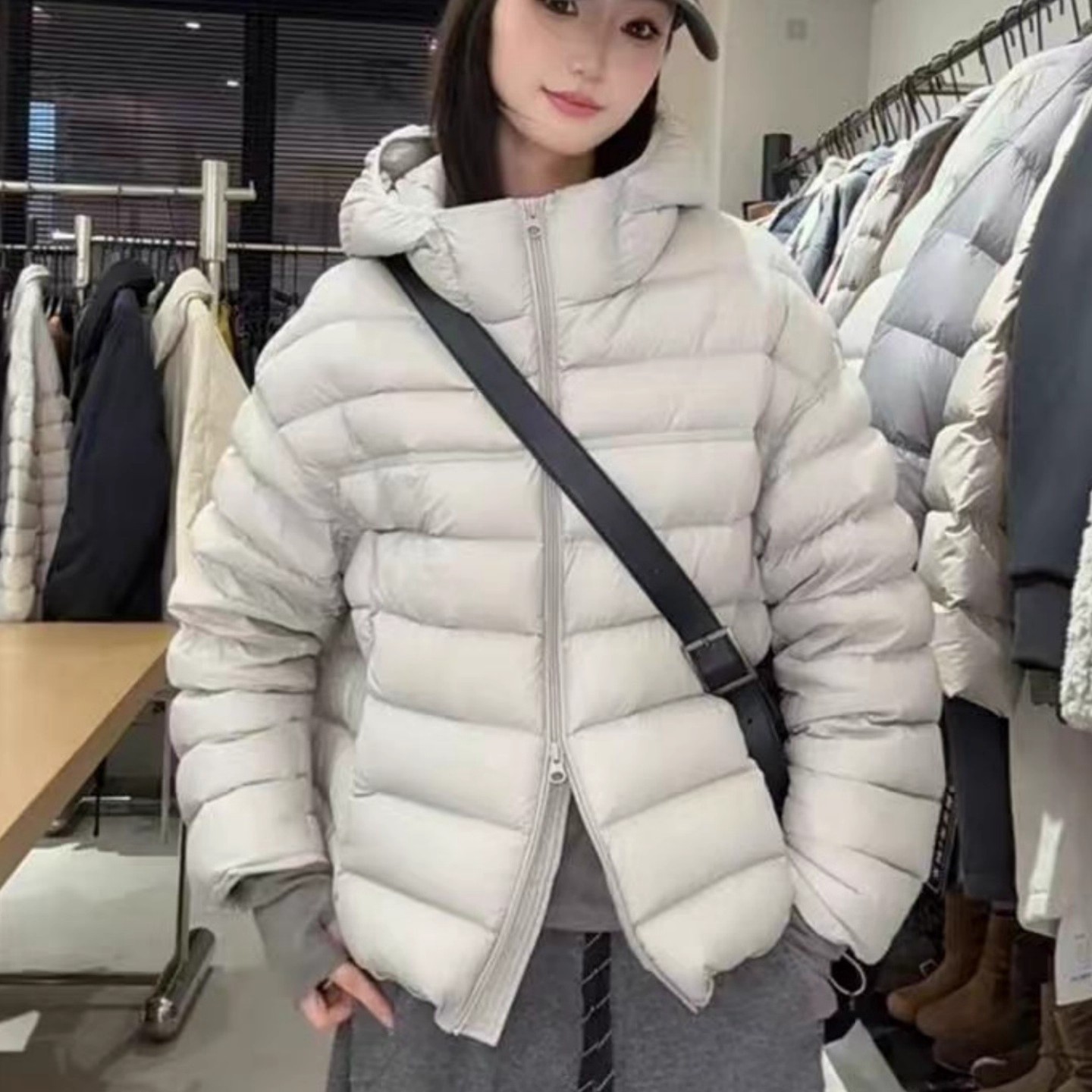 Hooded short down jacket with ribs for women, light and warm in winter, loose, fashionable and versatile white duck down casual coat pic 18