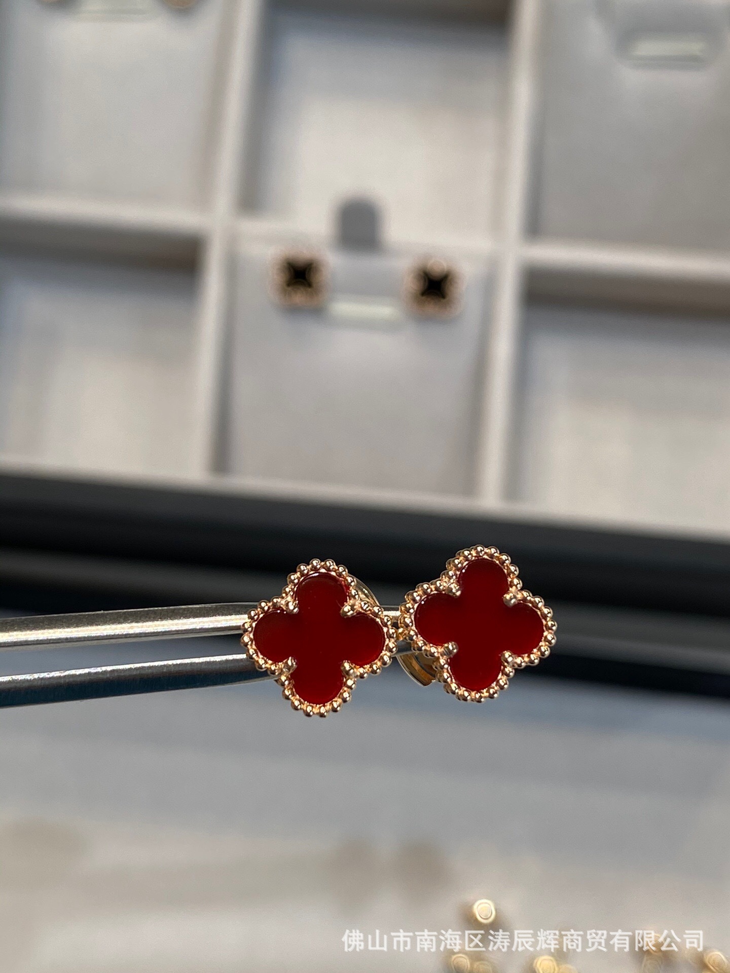 饰品/耳饰/耳钉/珍珠饰品/珍珠耳钉产品图