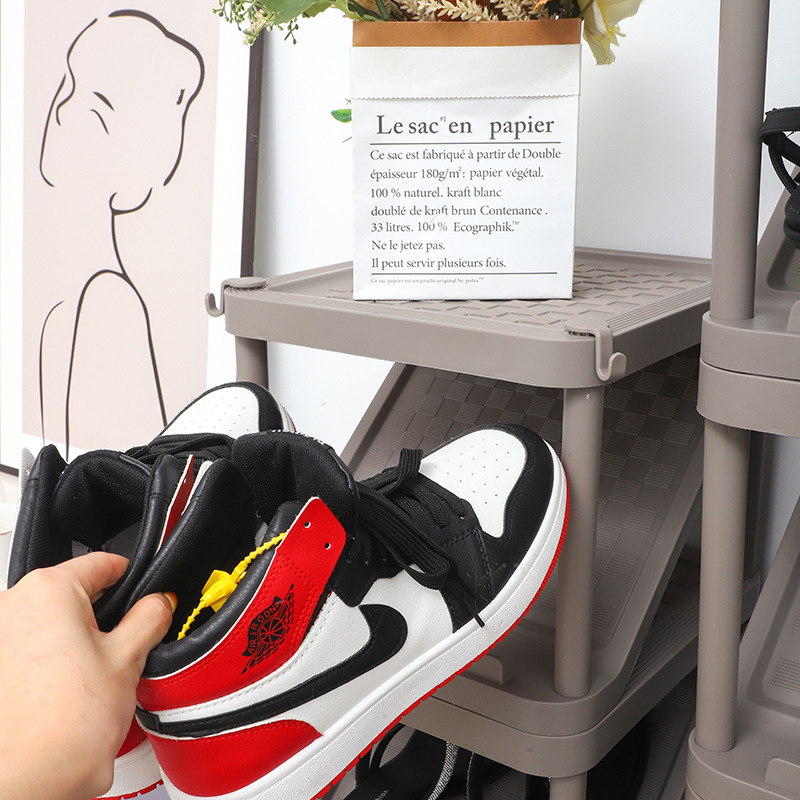 Simple door storage shoe rack, multi-purpose bidirectional shoe rack, mobile shoe cabinet, multi-layer shoe storage at the entrance Application Scenario