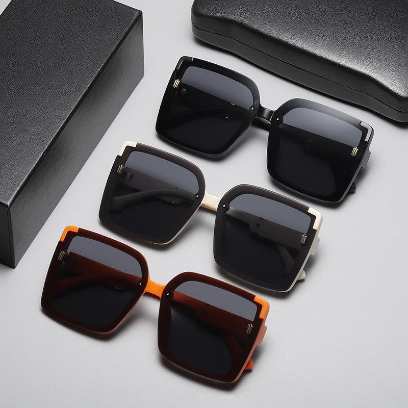 Stylish and elegant square-framed irregularly trimmed sunglasses for men's driving trips, specially designed for cross-border use in Europe and America Specification image