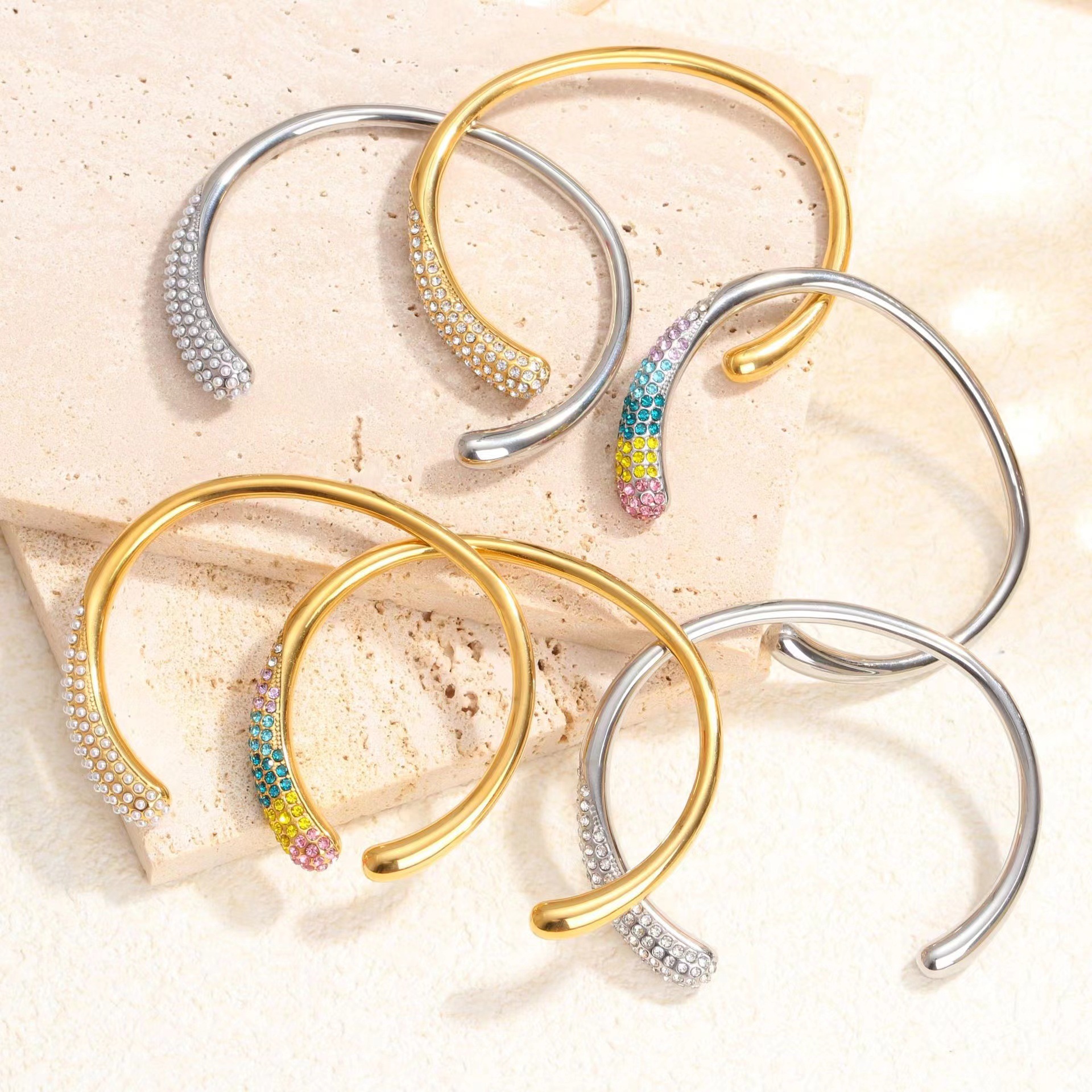 European and American cross-border titanium steel bracelet, 18K gold-plated colored zirconium full diamond, high-end and fashionable stainless steel cast bracelet and jewelry