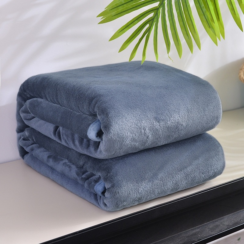 Cross-Border Foreign Trade For Solid Color Flannel Blanket Plain Coral Velvet Blanket Gift Blanket Wholesale Children's Blanket Blanket Single Winter Application Scenario
