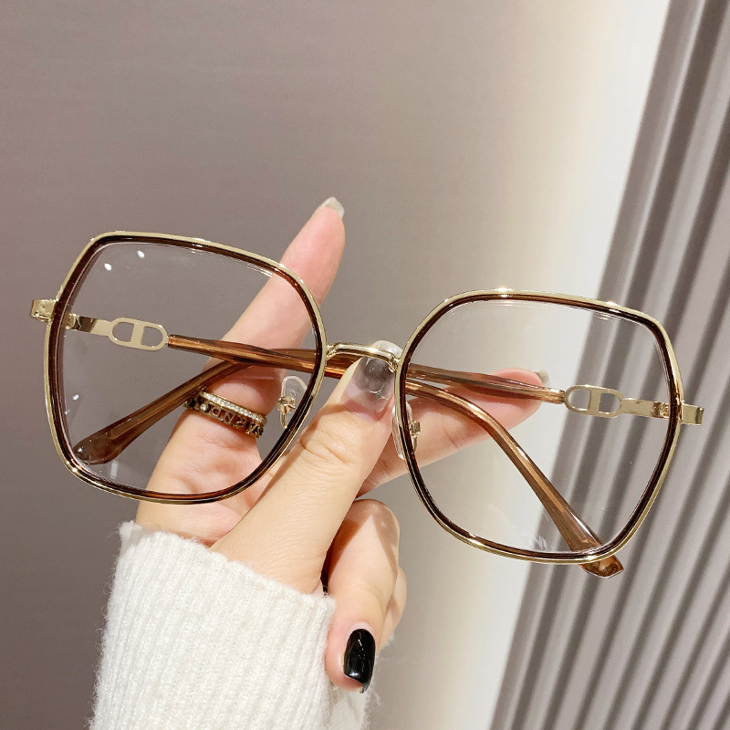 The new Korean-style fashionable flat light glasses for women with anti-blue light large-frame slimming effect can be paired with the same style on Xiaohongshu for myopia Specification image