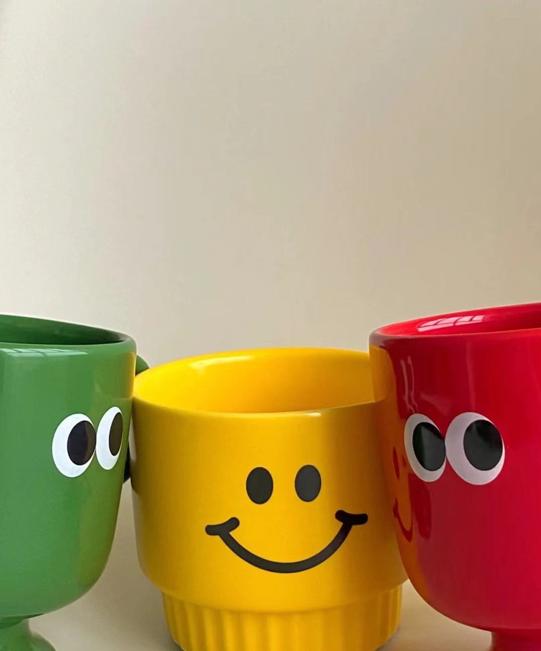 كؤوس فطار ذات الأعين الكبيرة Item Picture