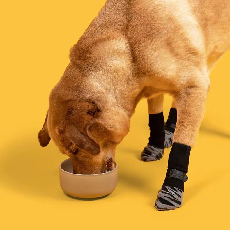Factory direct sales of dog foot socks made of nylon material, suitable for wearing all year round