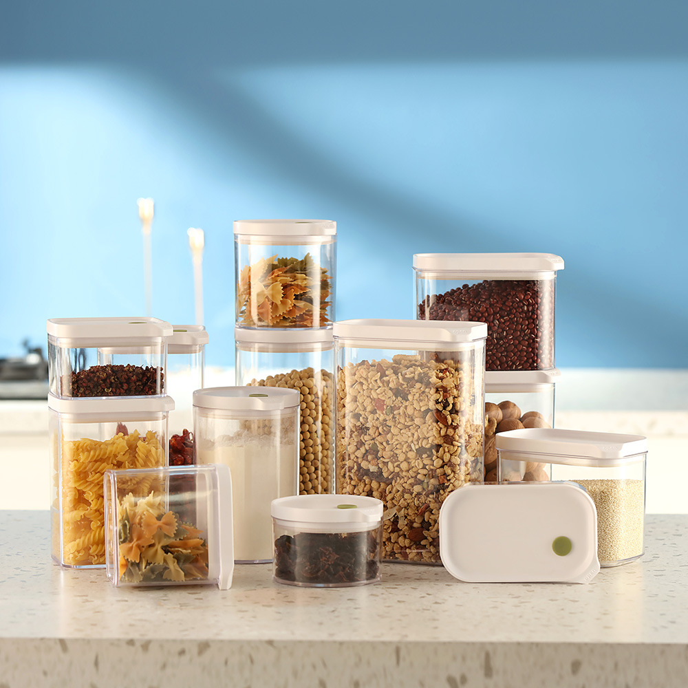 Large-capacity storage tank, five-grain storage box, kitchen sealed jar, transparent plastic, household food full figure