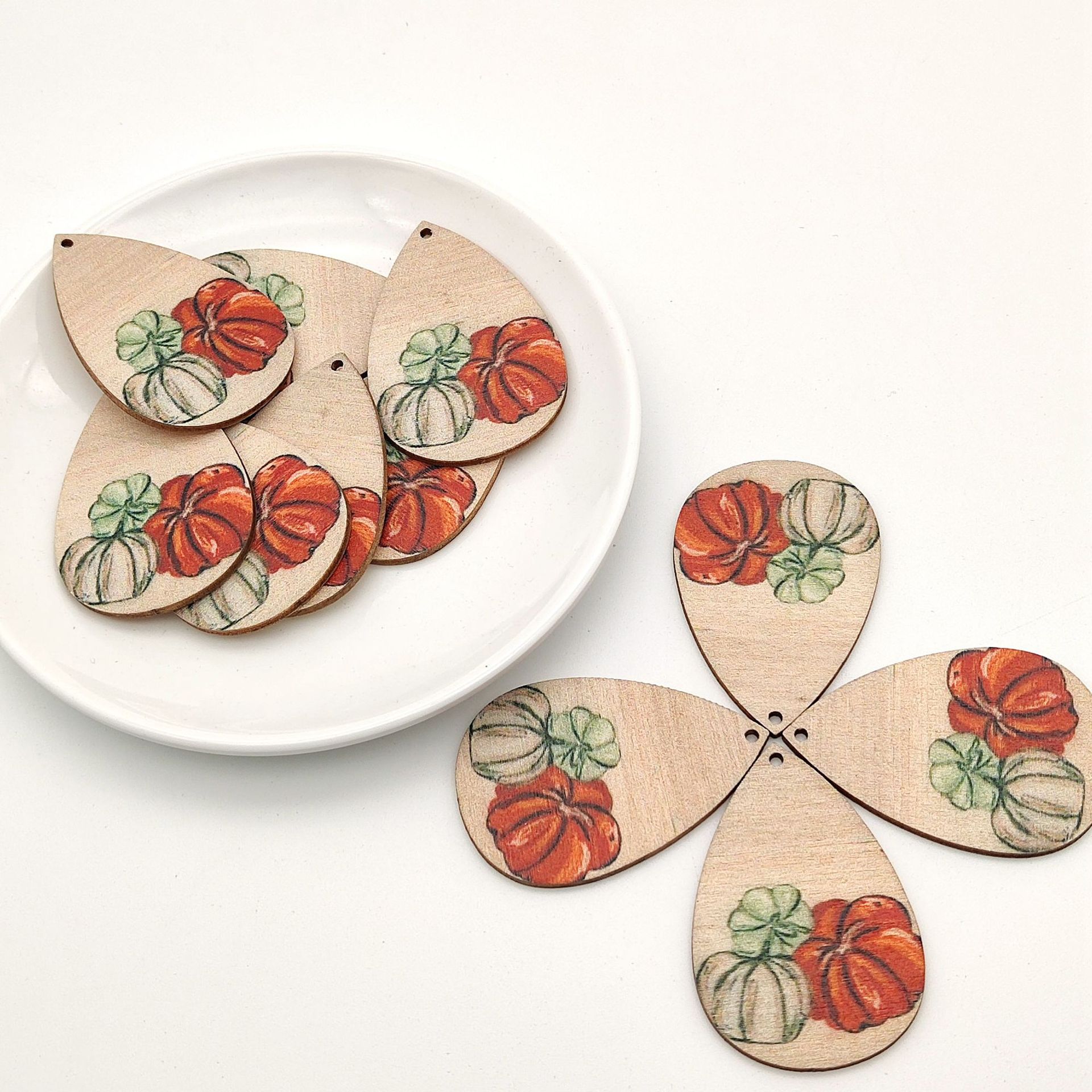 Wholesale of wood beads, pumpkin water drop earrings, printed wood chips, DIY accessories, loose beads and round beads from the manufacturer Application Scenario
