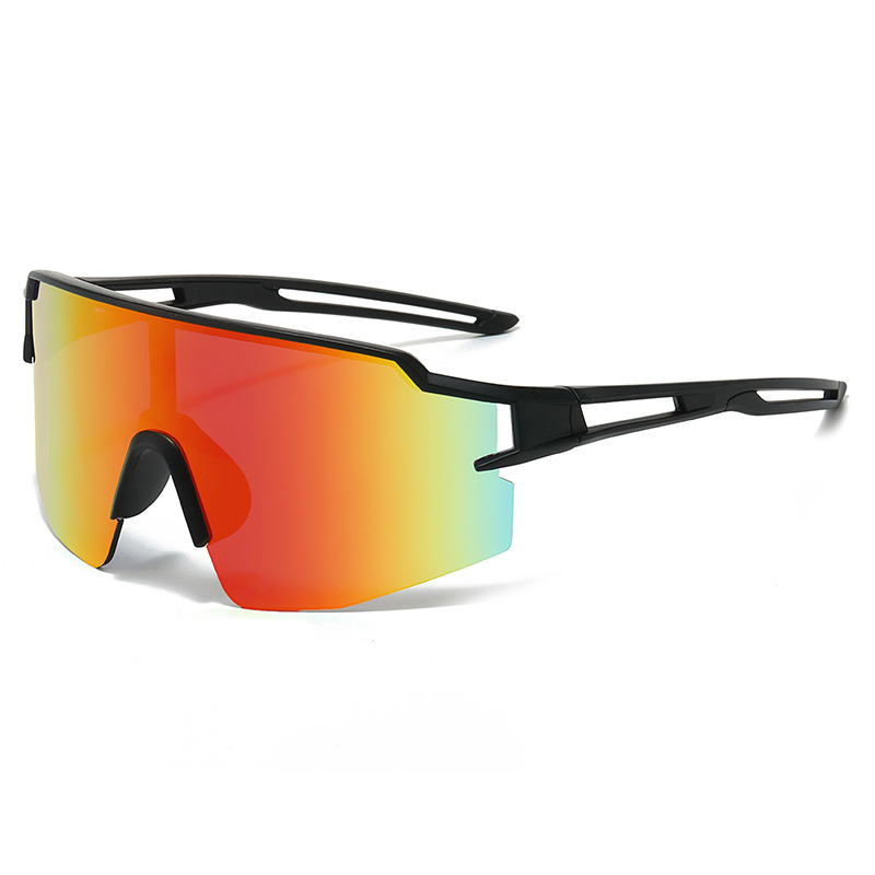 1804 new sports glasses, sunglasses, fashionable polarized and colorful cycling glasses, men's one-piece sunglasses, outdoor sunglasses Application Scenario