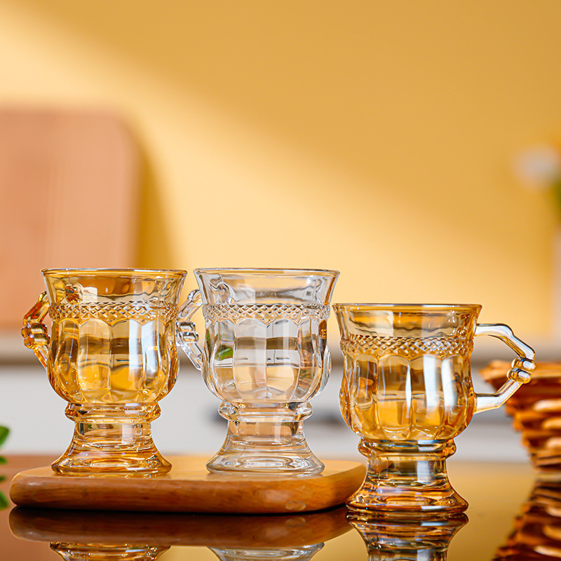 Simple and retro embossed European-style water cup, glass cup, coffee cup, souvenir, amber color, high appearance level water cup Application Scenario