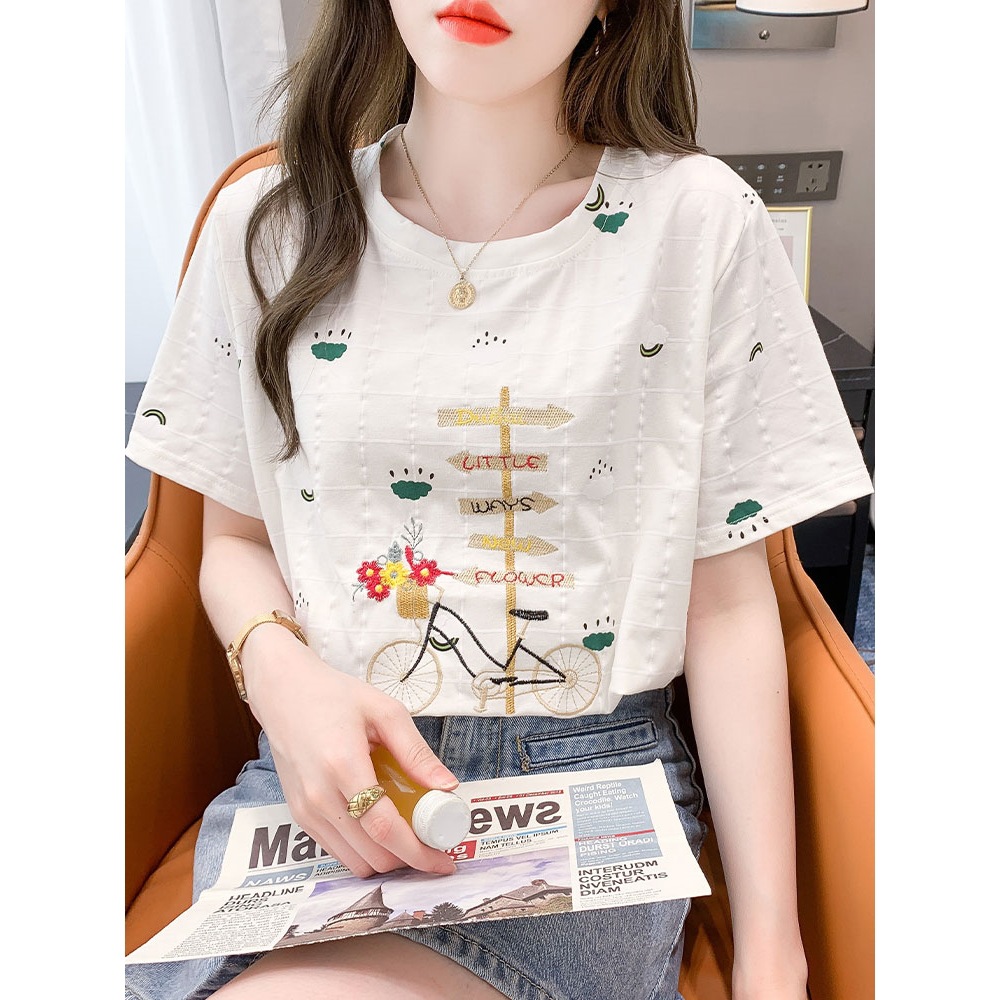 A new trend of white cotton short-sleeved T-shirt for women in 2025 summer, loose embroidered and printed women's T-shirt top