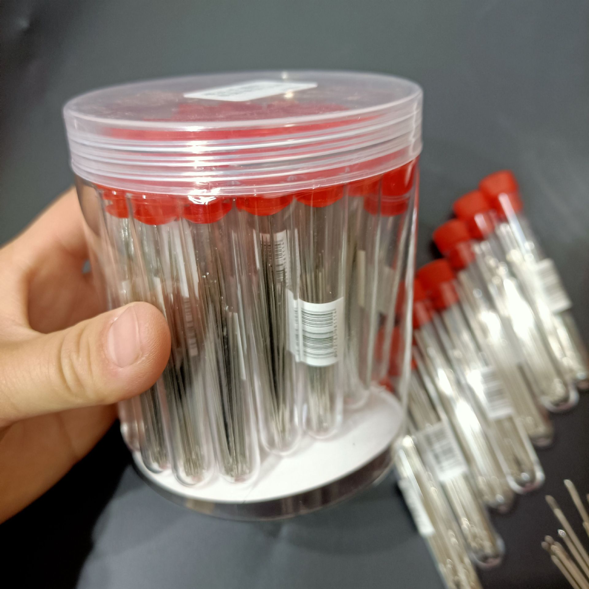 Barrel needle set, large tube needle, big eye sewing needle, garment sewing needle, household large needle special set, 1 yuan, street stall goods Application Scenario