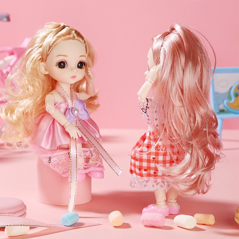 娃娃公仔实物图