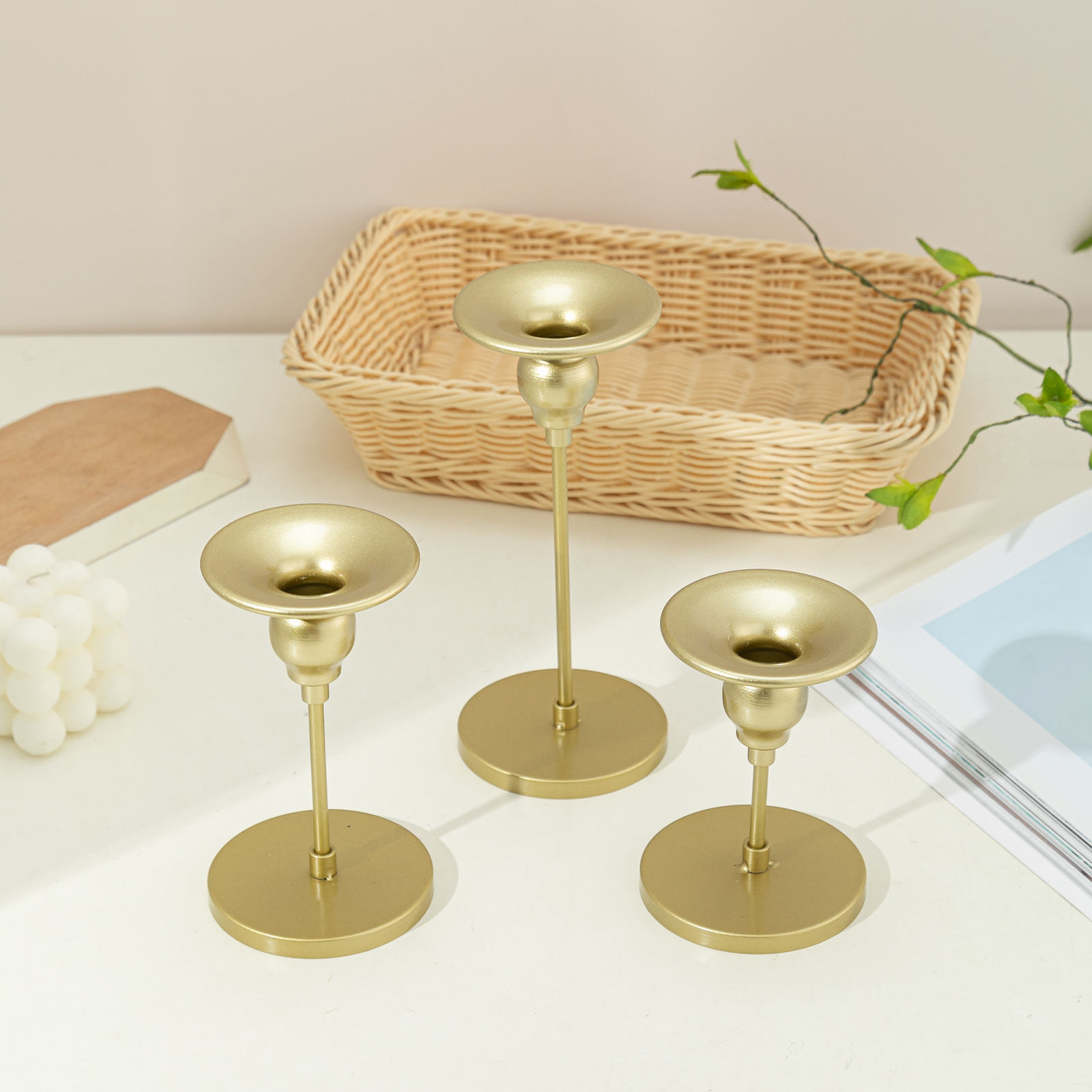 Nordic Iron Painting Candlestick Wedding Photography Props Candlestick Decoration Home Living Room Decoration Tall Wax Cup Application Scenario