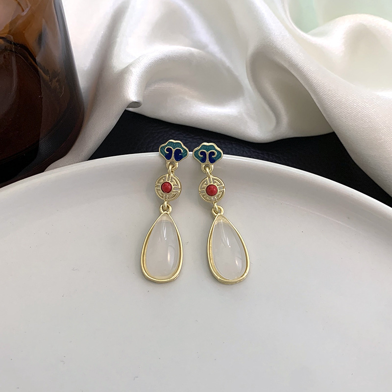 New Chinese-style earrings 925 silver needle, high-end retro Chinese-style stud earrings, national trend light luxury earrings, ancient-style earrings for women details Picture
