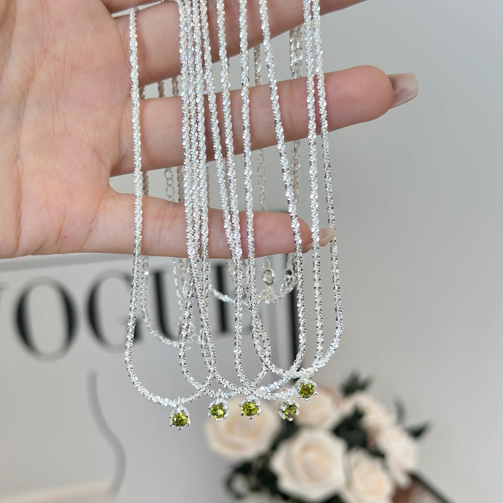 Ins-style pearl shell summer versatile necklace, women's bow, non-fading, niche design sense collarbone chain accessory details Picture