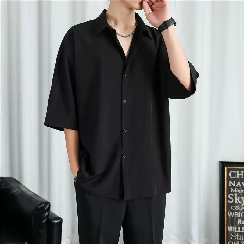 A black short-sleeved shirt for men in summer is loose and high-end, with a no-iron drape. A thin mid-sleeved white shirt is a trendy choice for men details Picture