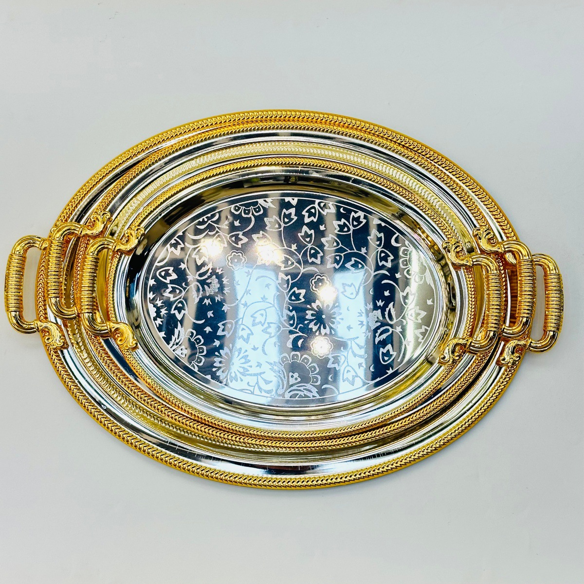 Light luxury oval-shaped silver gold-edge tray, fashionable storage dessert plate decoration, high-end Middle Eastern household dried fruit tray Application Scenario