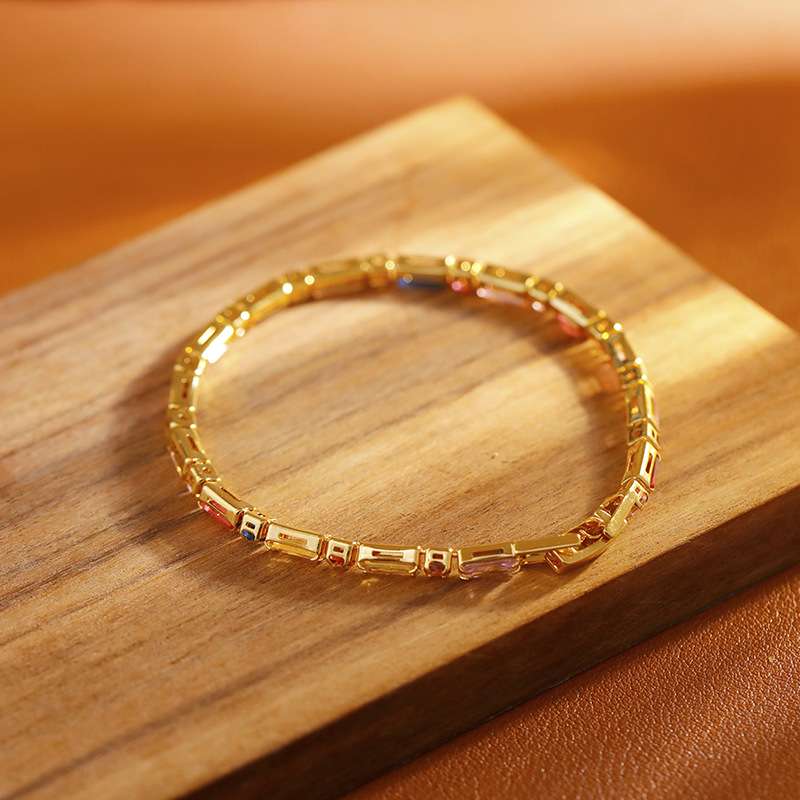 Hyacinth's fashionable, individualistic, and light luxury colorful dopamine zircon bracelet is simple, niche, versatile, and exudes a sense of high-end elegance Application Scenario