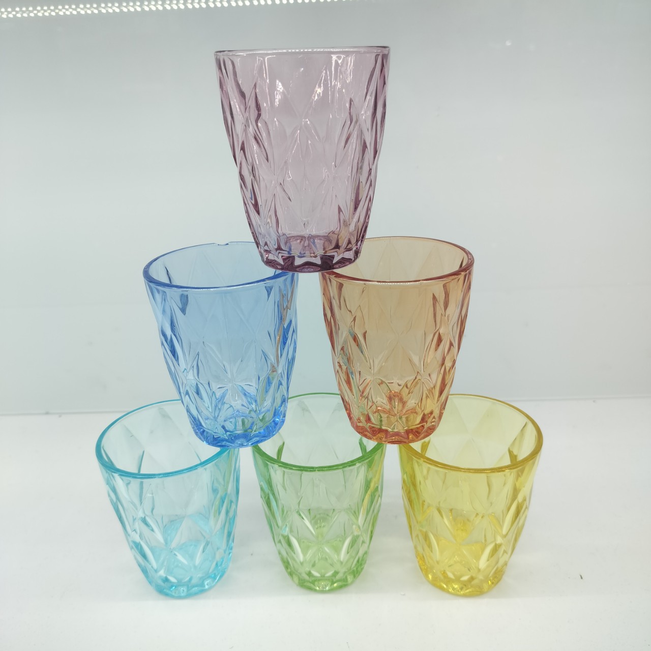 热卖菱形玻璃杯复古钻石杯彩色白底实物图