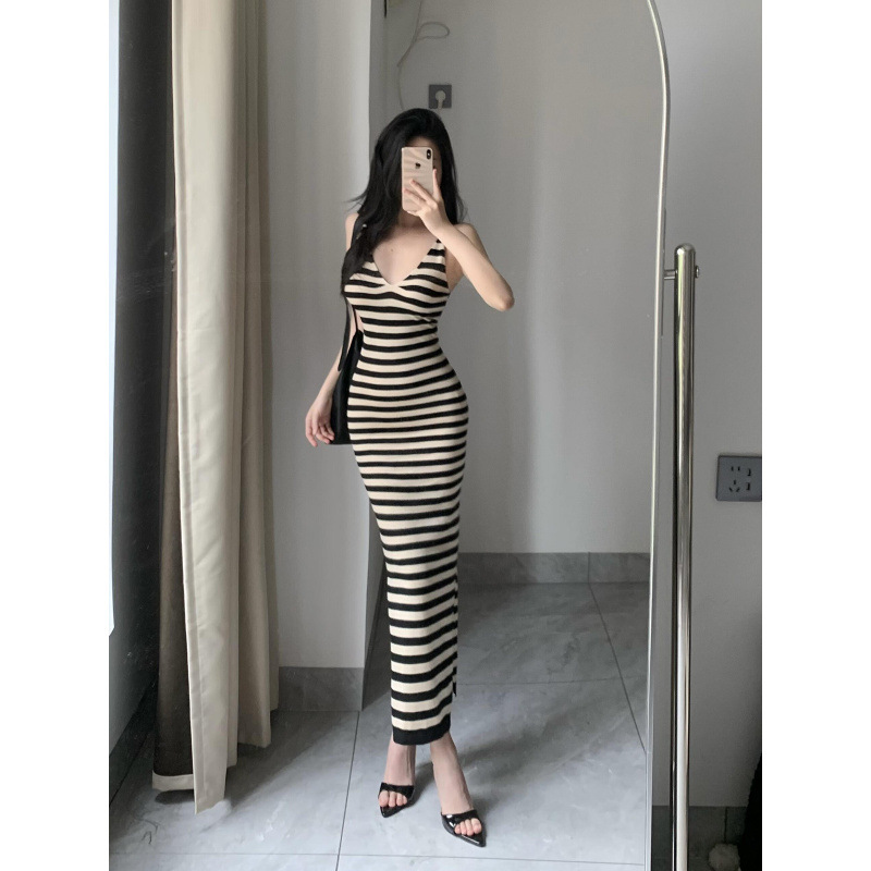 连衣裙女夏韩系条纹吊带V领性感辣妹气质显瘦收腰内搭包臀长款裙
