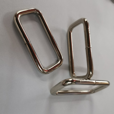 Factory direct supply of jewelry accessories, square buckle, deep-plated iron, black square buckle, bag strap, connection port buckle Item Picture